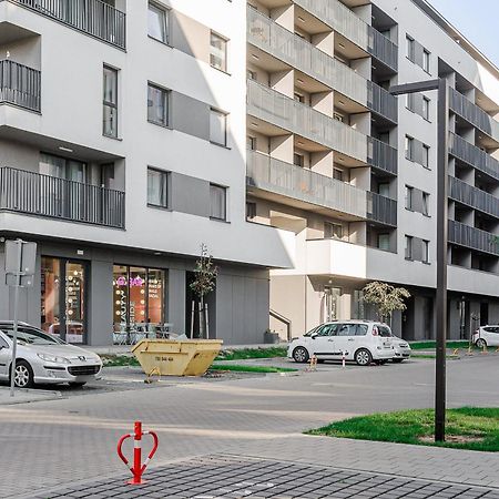 Lumina Stylish 3-Room Apart With Balcony 우치 외부 사진