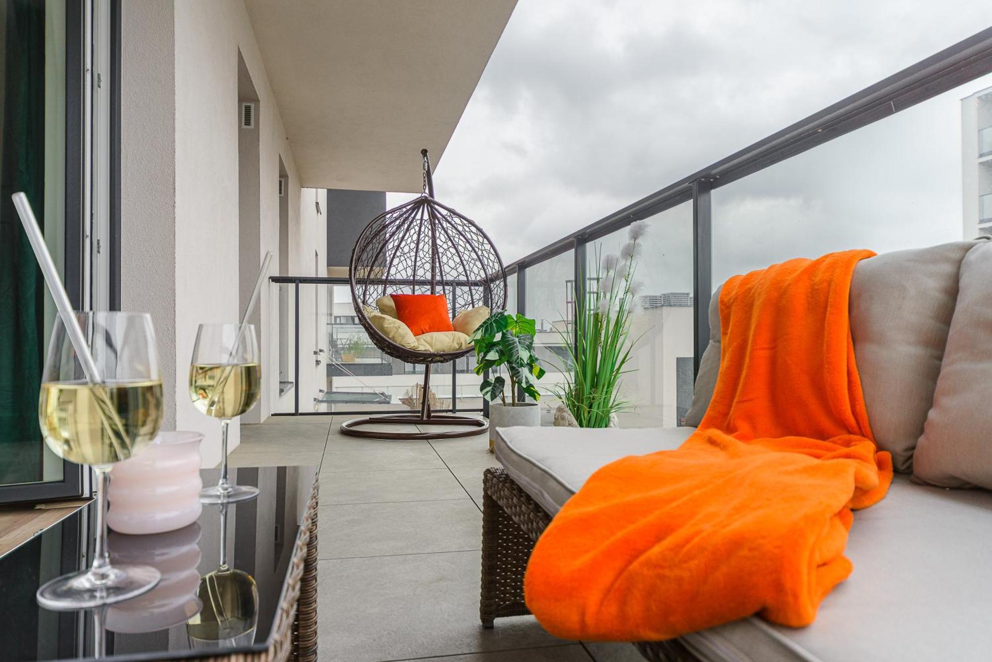 Lumina Stylish 3-Room Apart With Balcony 우치 외부 사진