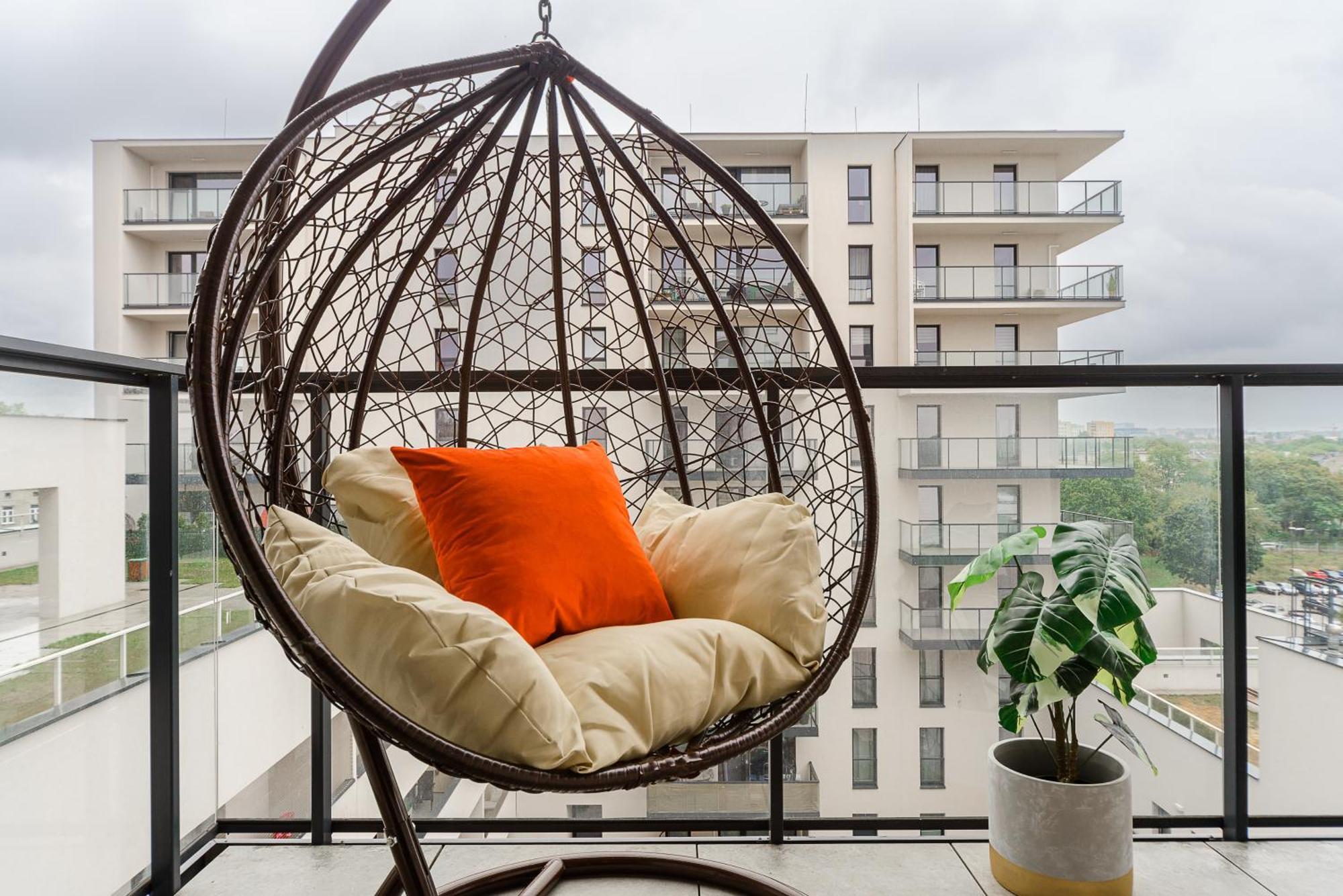 Lumina Stylish 3-Room Apart With Balcony 우치 외부 사진