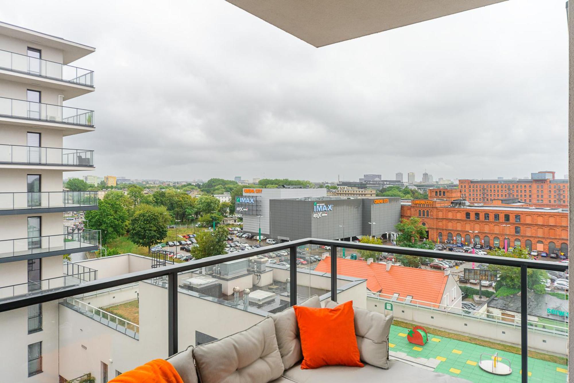 Lumina Stylish 3-Room Apart With Balcony 우치 외부 사진