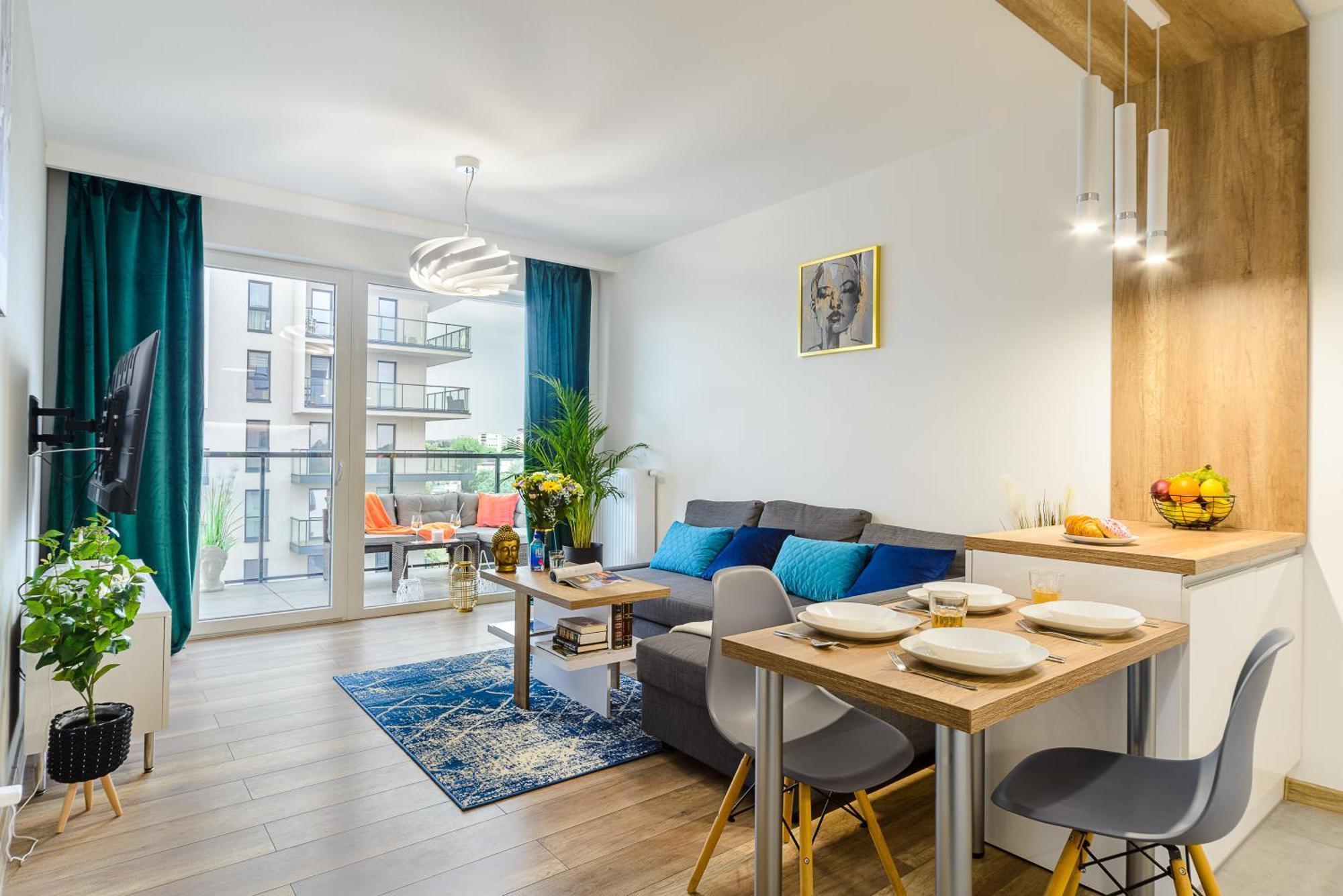 Lumina Stylish 3-Room Apart With Balcony 우치 외부 사진