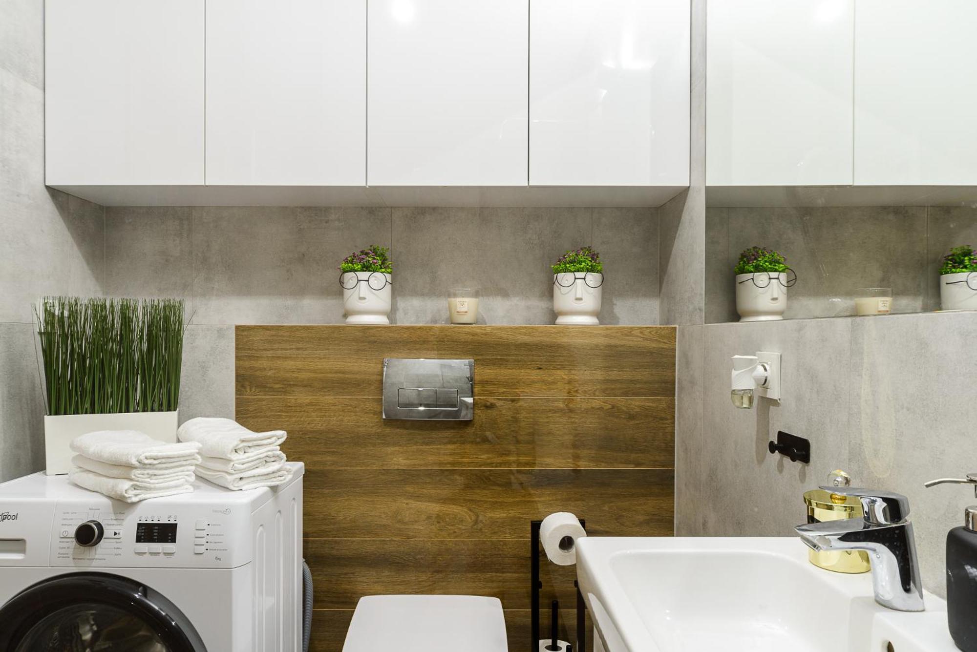Lumina Stylish 3-Room Apart With Balcony 우치 외부 사진
