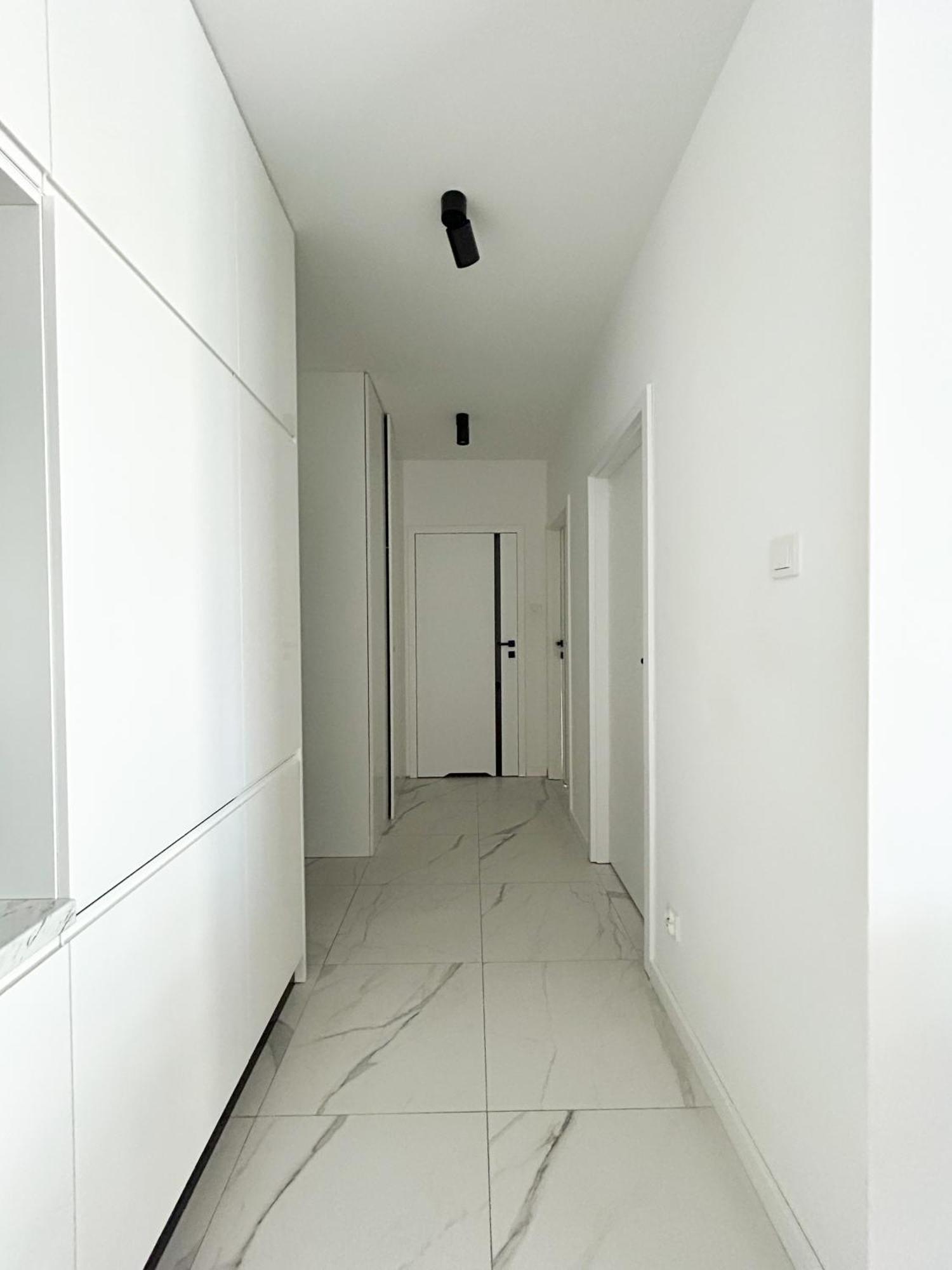 Lumina Stylish 3-Room Apart With Balcony 우치 외부 사진