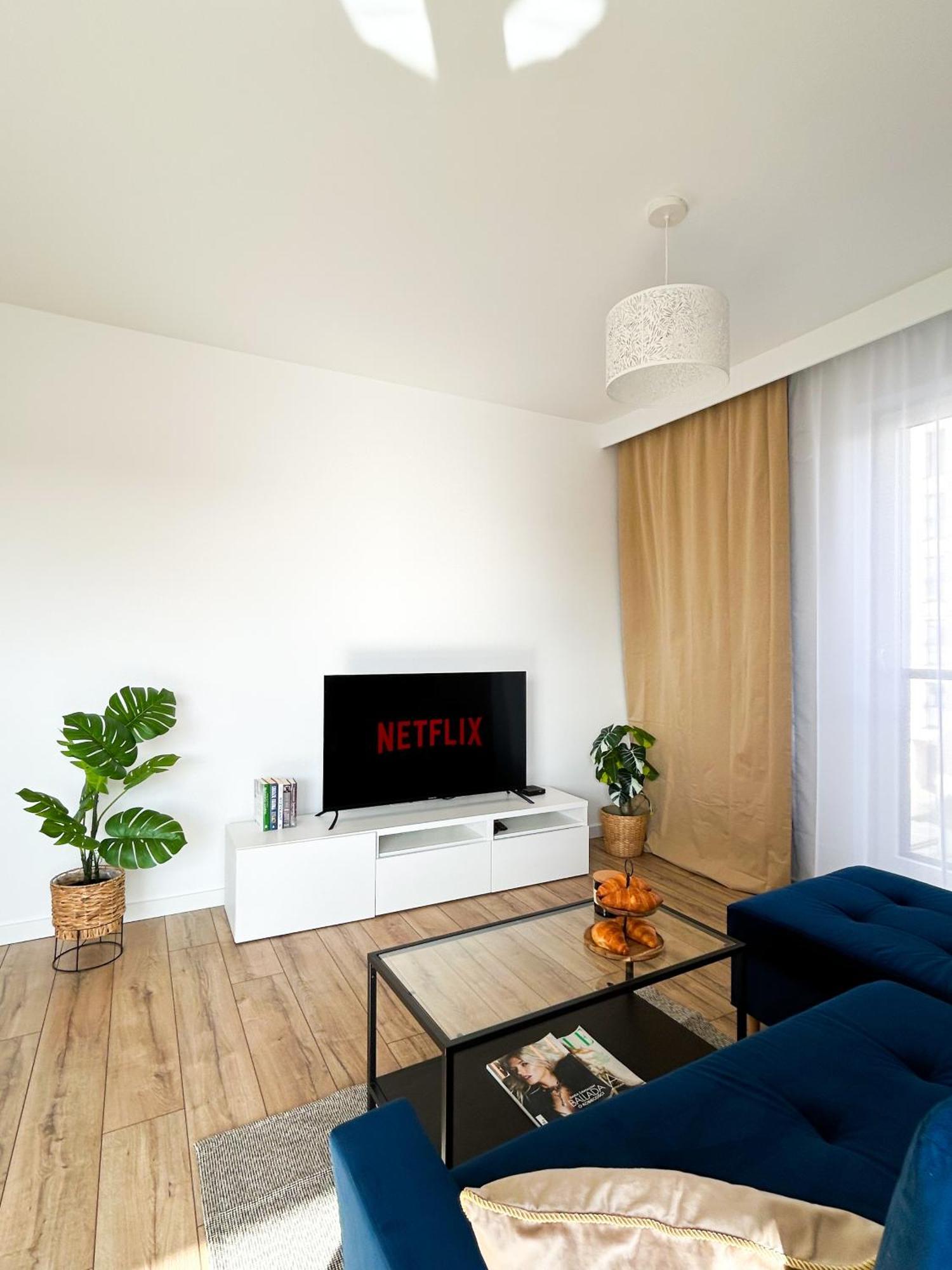 Lumina Stylish 3-Room Apart With Balcony 우치 외부 사진