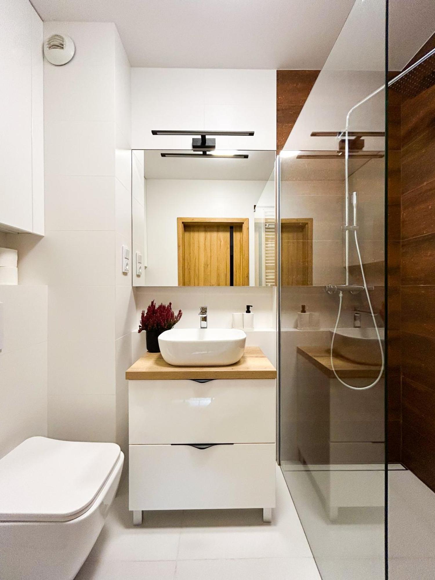 Lumina Stylish 3-Room Apart With Balcony 우치 외부 사진