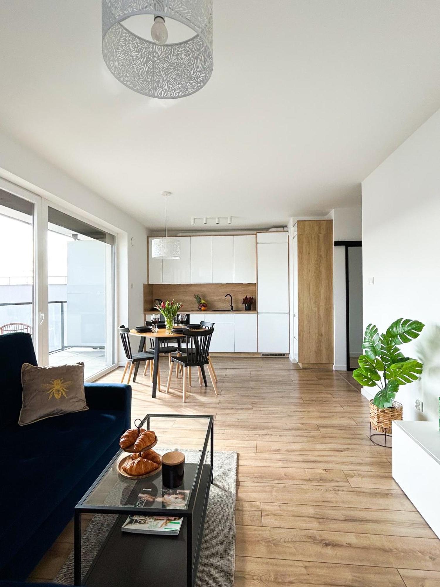 Lumina Stylish 3-Room Apart With Balcony 우치 외부 사진